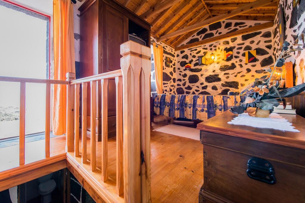 Adega Velha Villa Calheta de Nesquim Exteriör bild