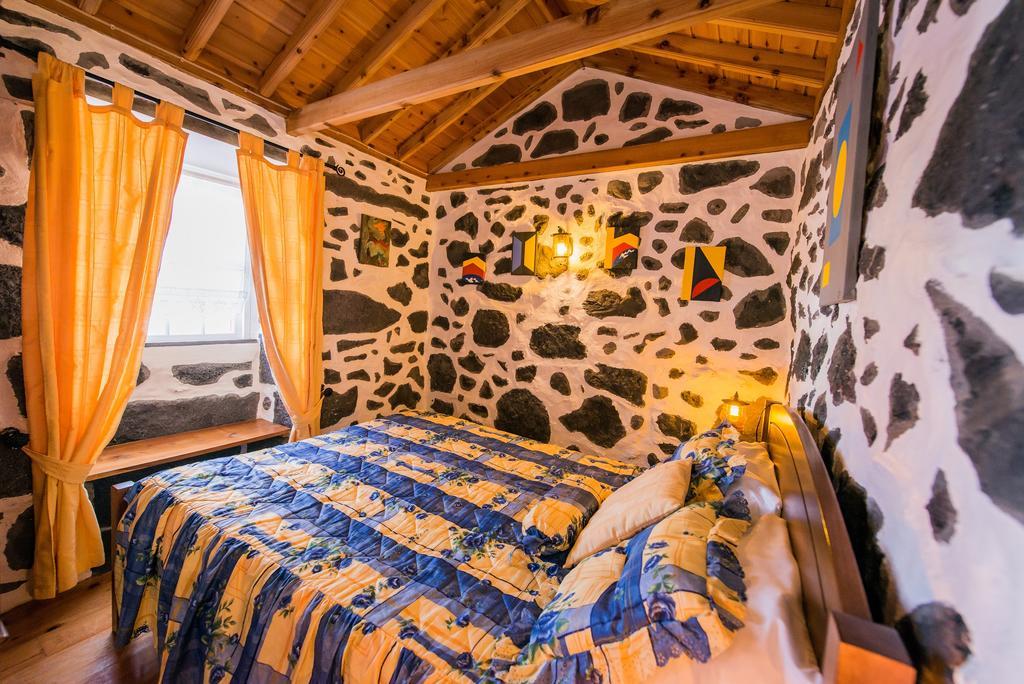 Adega Velha Villa Calheta de Nesquim Exteriör bild
